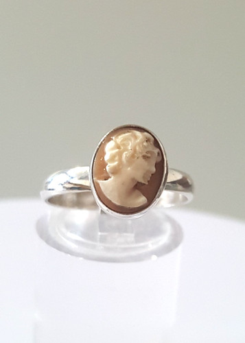 Gorgeous vintage real carved - gorgeous,