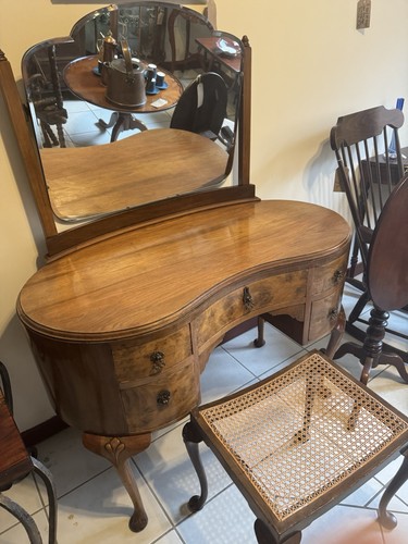 Antique queen anne - queen, style