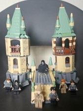 LEGO Harry Potter: Hogwarts (4867) Complete Minifigures & Wands