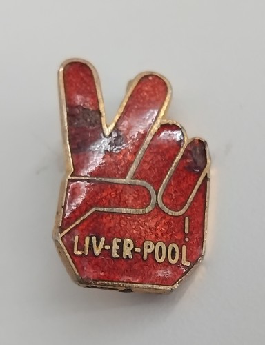 Liverpool enamel badge - liverpool, f.c.