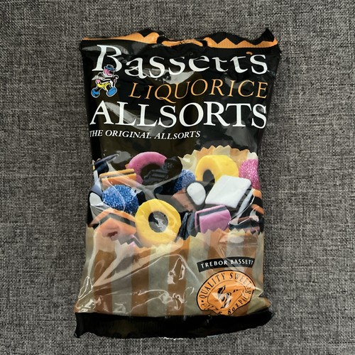 1990 unopened bassetts - unopened,
