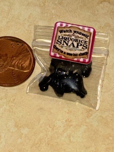 Miniature licorice snaps bag - licorice,