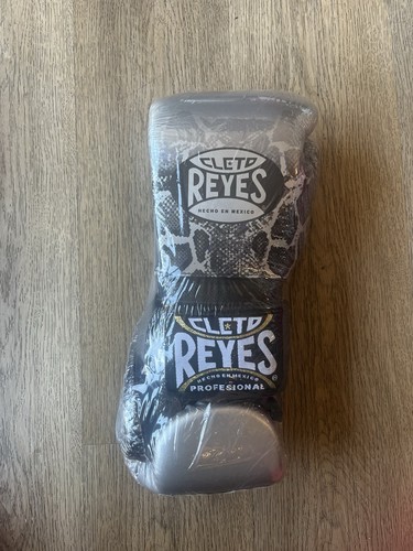 Official fighting gloves - , cleto