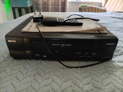 Sanyo video player recorder - player/recorder,