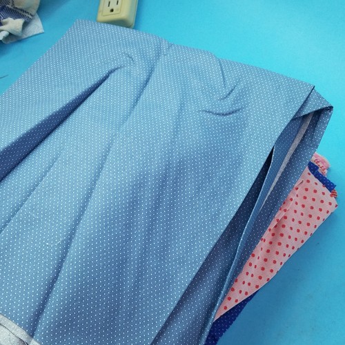 Fabric remnant lot repro - repro, true