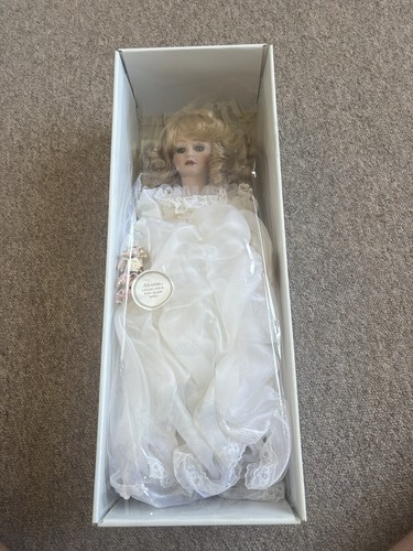 Alberon vintage porcelain doll - porcelain,