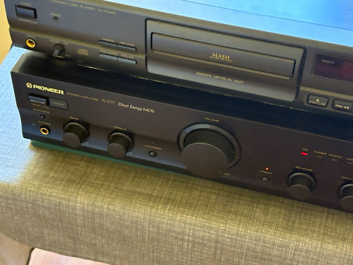 Pioneer 107 amp technics - pioneer,