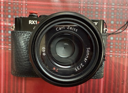 Sony cyber shot rx1r 4mp - sony,