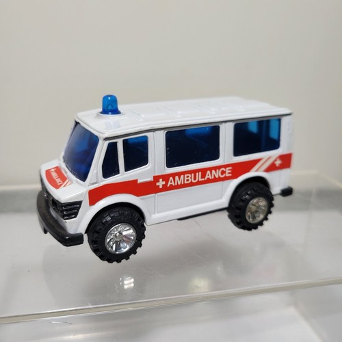 Mercedes benz ambulance pull - ,