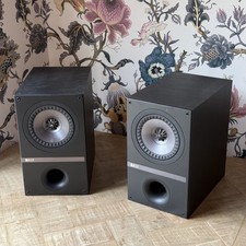 KEF Q100 Bookshelf Speakers, Black, Good Condition, Size H30cm X W18 X D27