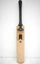 Newbery UZI PLAYER SH Cricket