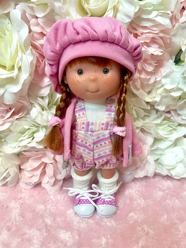 Little mia spanish - little, doll