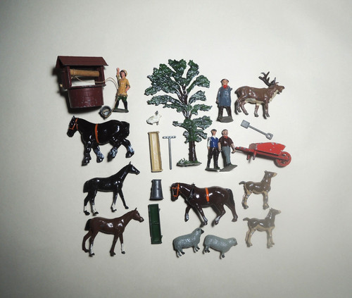 Vintage metal lead - figures, toy