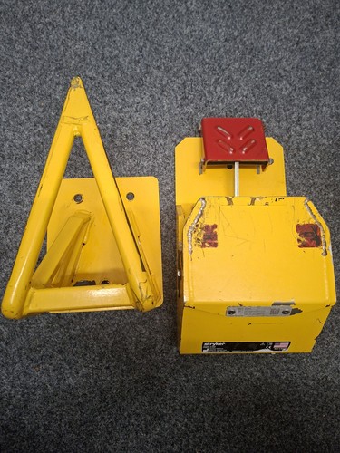 Stryker 6385 cot fastener - stryker,