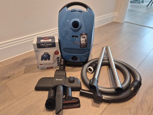 Miele classic junior vacuum - c1,