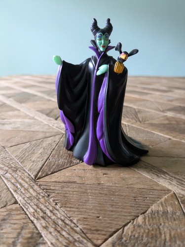 Maleficent sleeping beauty - sleeping,