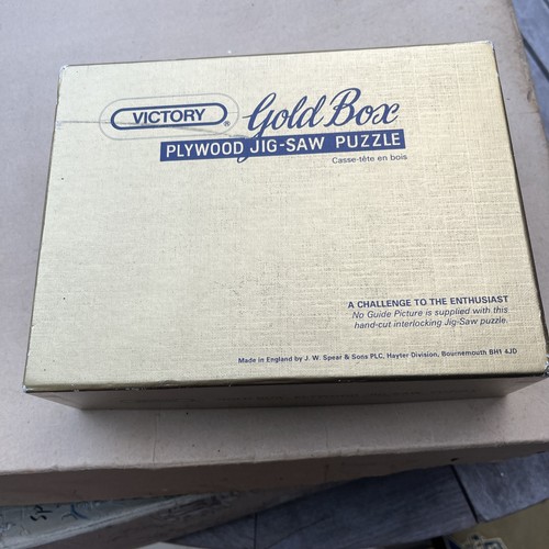 Victory gold box - gold, jig-saw