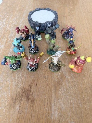 Skylanders figure bundle - figure, +
