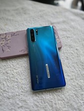 Huawei P30 Pro 128GB Aurora Blue Unlocked Smartphone with Dual SIM and 8GB RAM