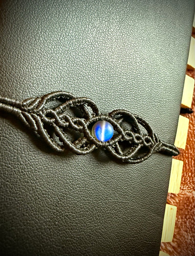 Handmade macramé bracelet - , w/