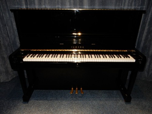 Yamaha upright piano - ,