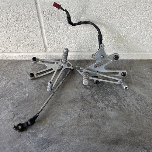 Cnc footrests rearsets - rearsets, honda