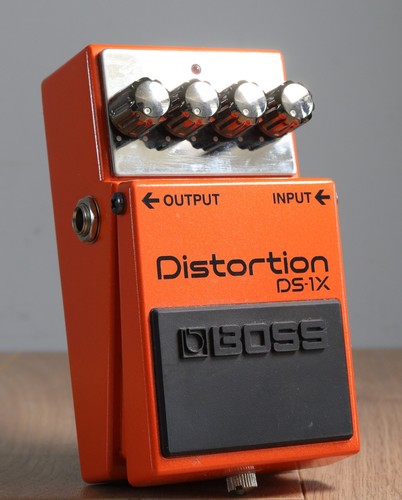 Boss distortion guitar - ds-1x,