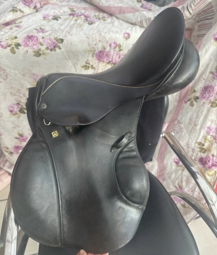 Stubbed saddle - stubbed,