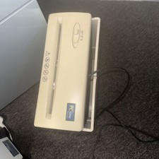 Mini Office Paper Shredder, Light And Handy. Good Condition. Easy Use.