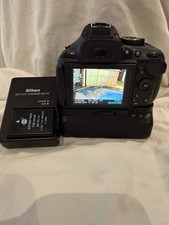 Nikon D5200 DSLR + Battery