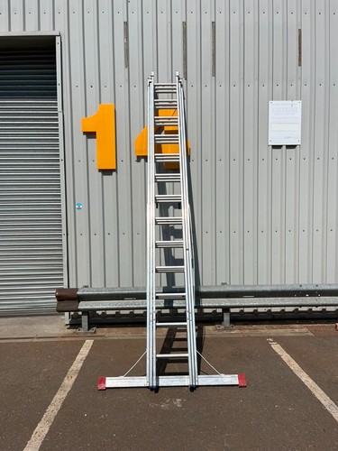 Triple ladder closed - triple,