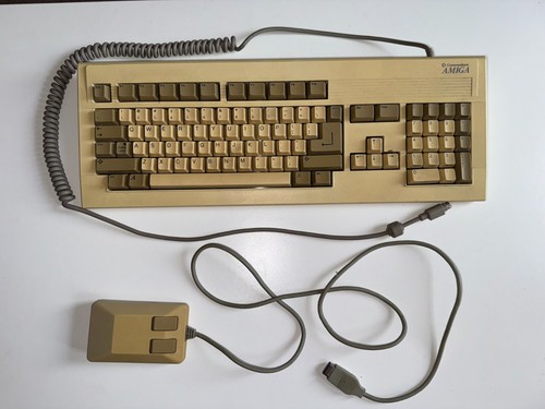 Amiga 4000 keyboard and mouse - amiga,