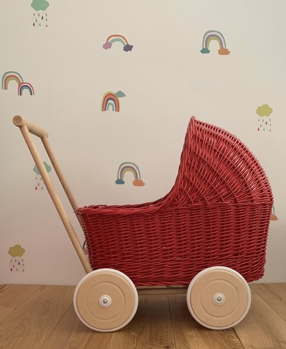 Red wicker doll - red,