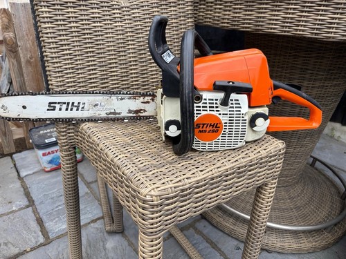 Stihl 250 petrol chainsaw - petrol,