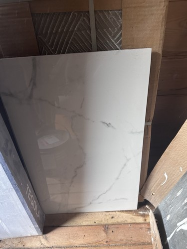 Carrera white marble effect - marble,