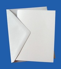50 PRE SCORED A4 CARD BLANKS WITH ENVELOPES / WHITE 250GSM / FOLDS TO A5