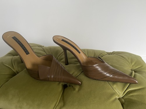 Pura lopez beautiful pointy - lopez,