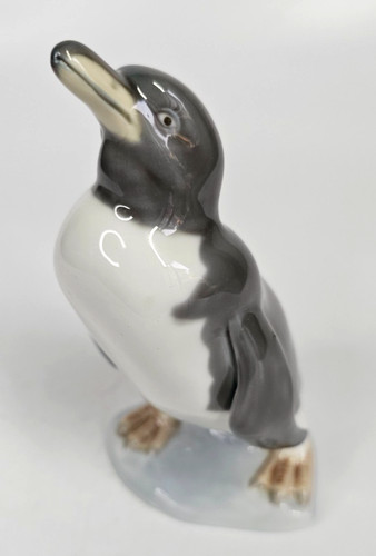 Lladro penguin figurine - figurine, 7"
