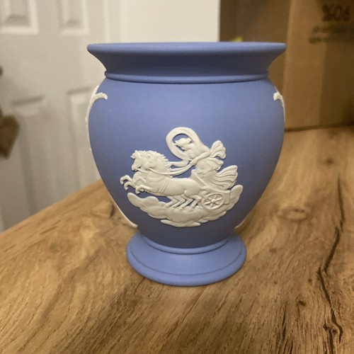 Wedgwood little vase - wedgwood,