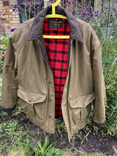 Filson waxed barn - barn, dark