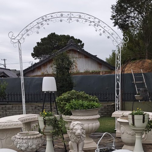 Outdoor metal wedding backdrop - outdoor,