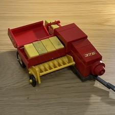 Britains Toys Ltd New Holland 376 Hay Baler with 4 Hay Bales Working Order 1978