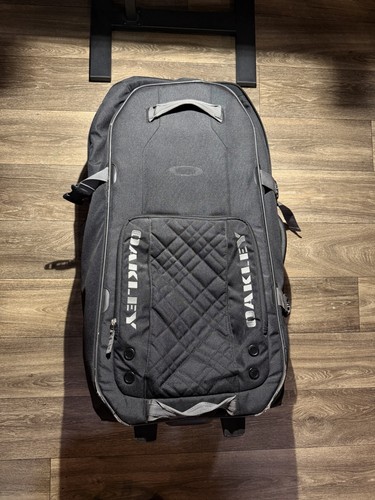 Vtg oakley large roller travel - vtg,