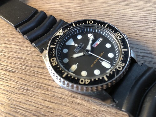 Seiko men black watch - seiko,