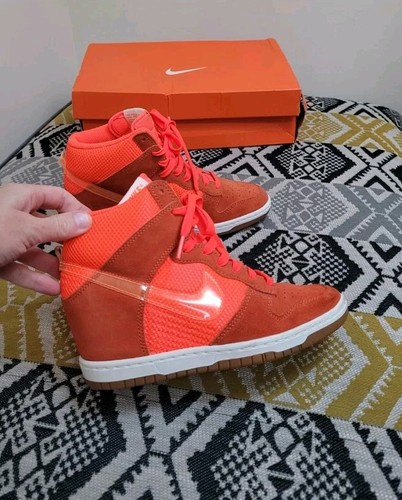Euc womens nike dunk - nike, sky