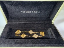Van Cleef  & Arpels Alhambra