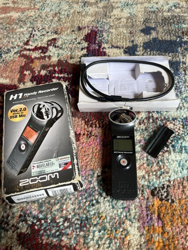 Zoom handheld recorder device - handheld,