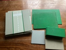 LEGO base plates & grey road