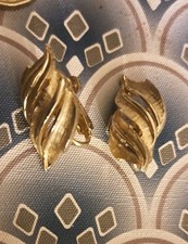 Vintage Goldtone JEWELCRAFT