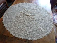 Exceptional silk Maltese lace